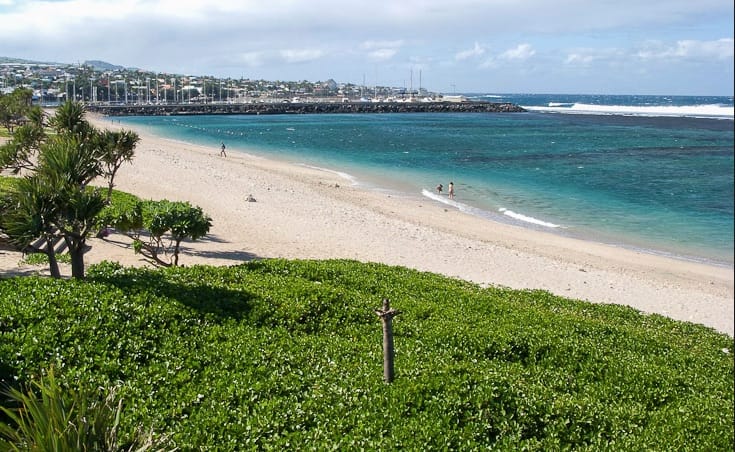 Vue sur le lagon turquoise de Saint-Pierre