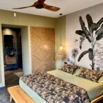 Chambre confortable avec décoration créole dans une maison à louer à Saint Pierre