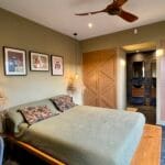 Chambre confortable avec décoration créole dans une maison à louer à Saint Pierre