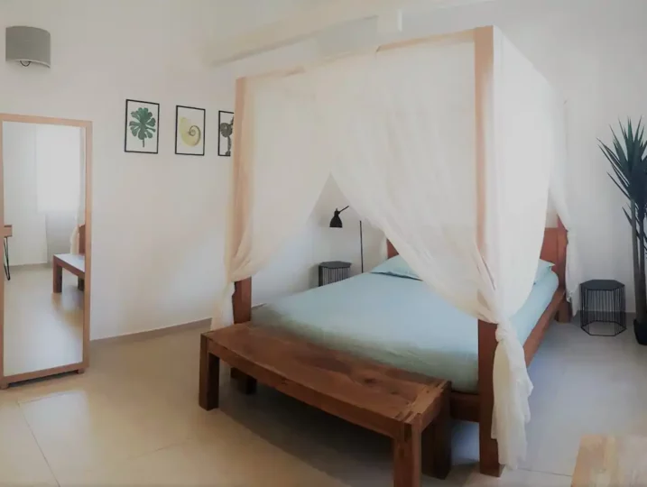 "Location saisonnière à Terre Sainte, Saint-Pierre Réunion, idéale pour des vacances en famille."